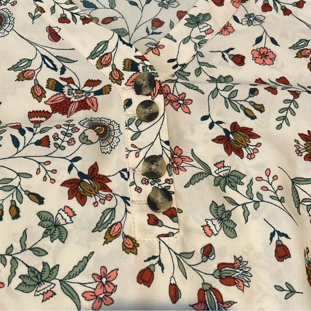 Women's Floral V-Neck Blouse Maurices 1X Plus Office Wear Top Boho Whimsical Art - Picture 3 of 8